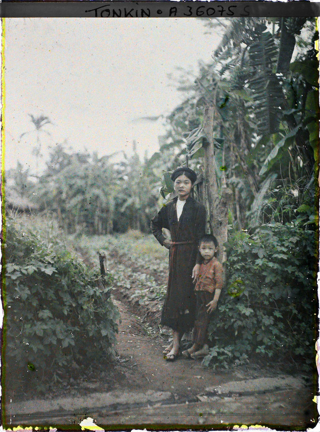 Ảnh màu cực hiếm về phụ nữ nông thôn Bắc Bộ năm 1921 - Hình 7 Anh mau cuc hiem ve phu nu nong thon Bac Bo nam 1921-Hinh-7