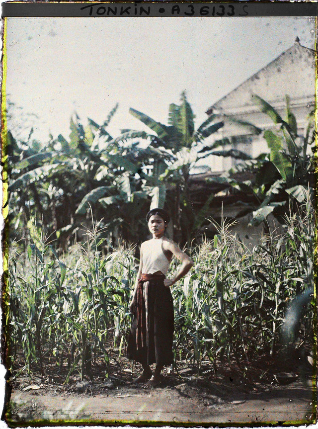 Ảnh màu cực hiếm về phụ nữ nông thôn Bắc Bộ năm 1921 - Hình 9 Anh mau cuc hiem ve phu nu nong thon Bac Bo nam 1921-Hinh-9