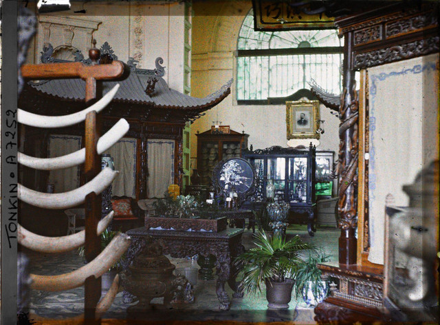 Phố Hà Nội năm 1915 rợp bóng cây xanh qua ảnh màu cực quý - Hình 12 Pho Ha Noi nam 1915 rop bong cay xanh qua anh mau cuc quy-Hinh-12