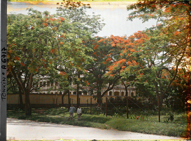 Phố Hà Nội năm 1915 rợp bóng cây xanh qua ảnh màu cực quý - Hình 5 Pho Ha Noi nam 1915 rop bong cay xanh qua anh mau cuc quy-Hinh-5