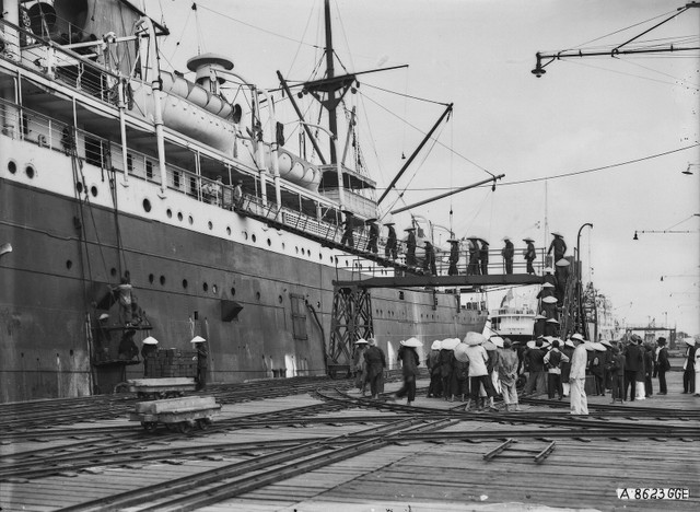 Thêm những hình ảnh độc lạ xuất khẩu lao động ở Hải Phòng thập niên 1920 - Hình 8 Them nhung hinh anh doc la xuat khau lao dong o Hai Phong thap nien 1920-Hinh-8