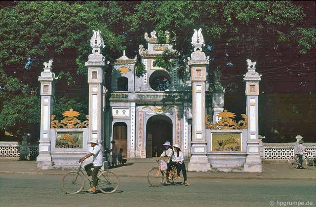 Đền Quán Thánh Hà Nội năm 1993 qua loạt ảnh cực hiếm Den Quan Thanh Ha Noi nam 1993 qua loat anh cuc hiem