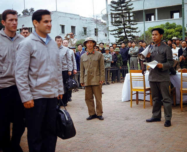 Những hình ảnh khó quên ở miền Bắc Việt Nam năm 1973 - Hình 11 Nhung hinh anh kho quen o mien Bac Viet Nam nam 1973-Hinh-11