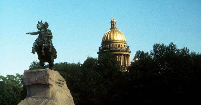 Những địa điểm nổi tiếng ở Leningrad năm 1977 qua loạt ảnh hiếm - Hình 13 Nhung dia diem noi tieng o Leningrad nam 1977 qua loat anh hiem-Hinh-13