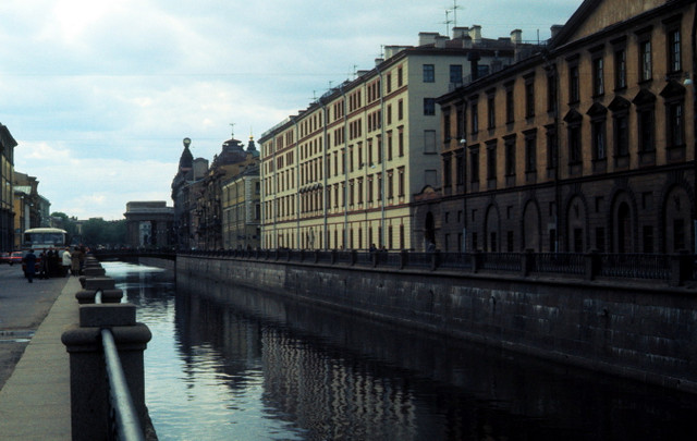 Những địa điểm nổi tiếng ở Leningrad năm 1977 qua loạt ảnh hiếm - Hình 6 Nhung dia diem noi tieng o Leningrad nam 1977 qua loat anh hiem-Hinh-6