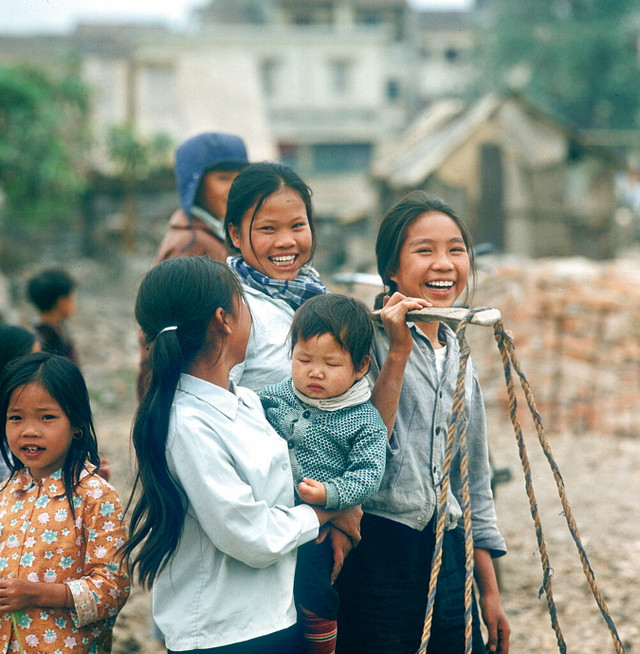 Nhìn lại cuộc tái thiết Hà Nội năm 1973 qua loạt ảnh hiếm - Hình 8 Nhin lai cuoc tai thiet Ha Noi nam 1973 qua loat anh hiem-Hinh-8