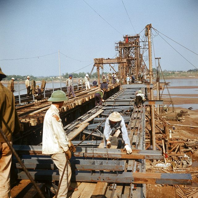 Nhìn lại cuộc tái thiết Hà Nội năm 1973 qua loạt ảnh hiếm Nhin lai cuoc tai thiet Ha Noi nam 1973 qua loat anh hiem