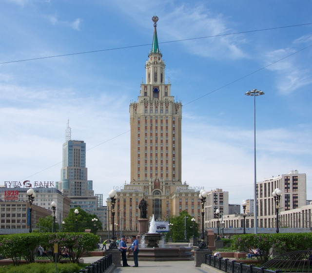 Ngắm nhìn 7 công trình kiến trúc kỳ vĩ thời Stalin ở Moscow - Hình 10 Ngam nhin 7 cong trinh kien truc ky vi thoi Stalin o Moscow-Hinh-10