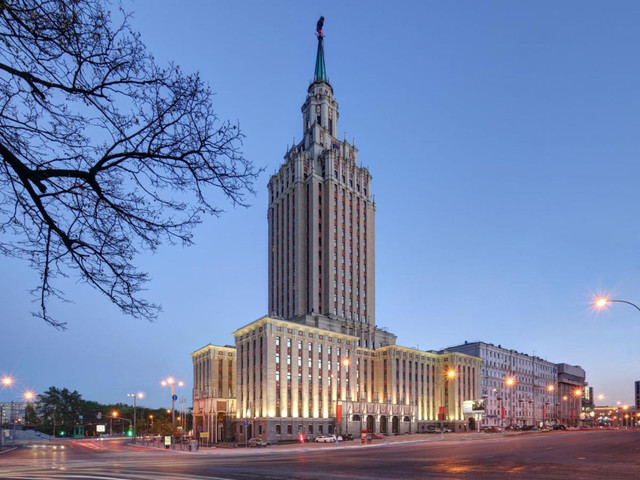 Ngắm nhìn 7 công trình kiến trúc kỳ vĩ thời Stalin ở Moscow - Hình 9 Ngam nhin 7 cong trinh kien truc ky vi thoi Stalin o Moscow-Hinh-9