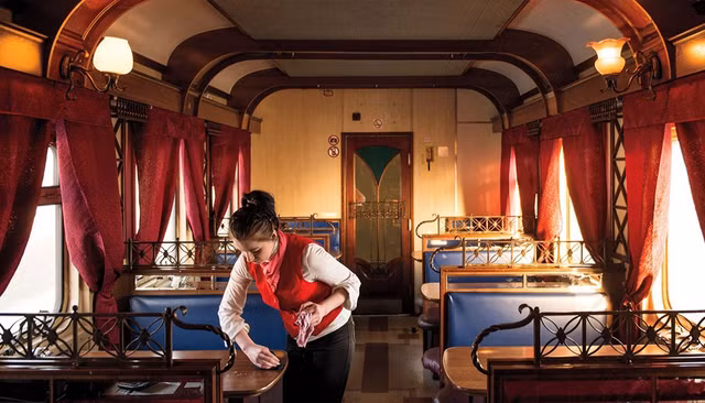 Can canh tuyen duong sat tram tuoi, dai 1/4 vong trai dat cua Nga-Hinh-12