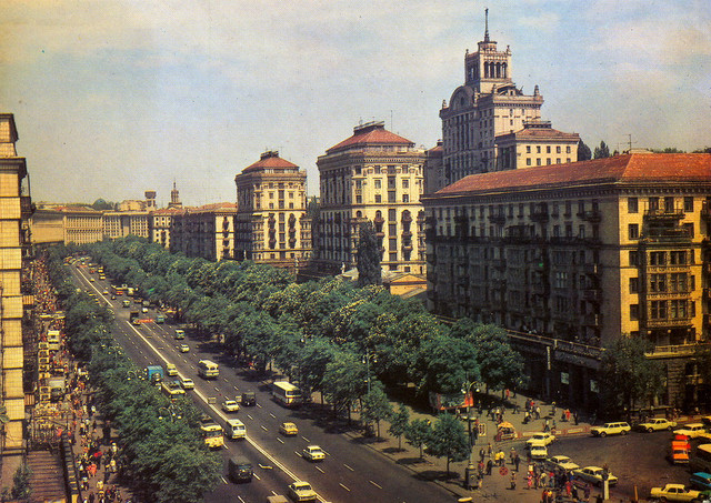 Loạt ảnh tráng lệ về thành phố Kiev những năm 1980 qua bưu thiếp Liên Xô Loat anh trang le ve thanh pho Kiev nhung nam 1980 qua buu thiep Lien Xo