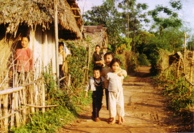 Cuộc sống nông thôn Thái Nguyên thập niên 1970 qua loạt ảnh quý - Hình 4 Cuoc song nong thon Thai Nguyen thap nien 1970 qua loat anh quy-Hinh-4