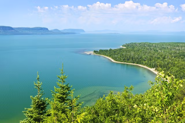 Vi sao co nhieu nguoi mat tich o ho nuoc lon nhat the gioi Superior?