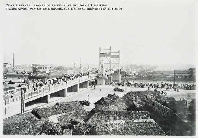 Doc dao cay cau co the thay doi chieu cao o Hai Phong xua