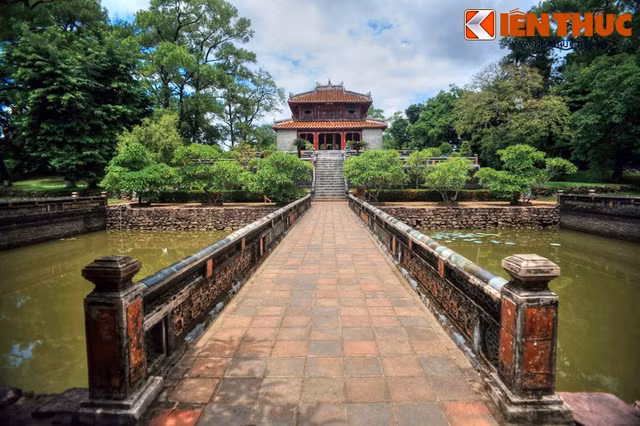 Cach vua nha Nguyen doi dau voi “than nuoc” nhu nao?-Hinh-2