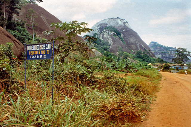 Những khoảnh khắc sinh động ở Nigeria năm 1982 qua loạt ảnh quý - Hình 12 Nhung khoanh khac sinh dong o Nigeria nam 1982 qua loat anh quy-Hinh-12