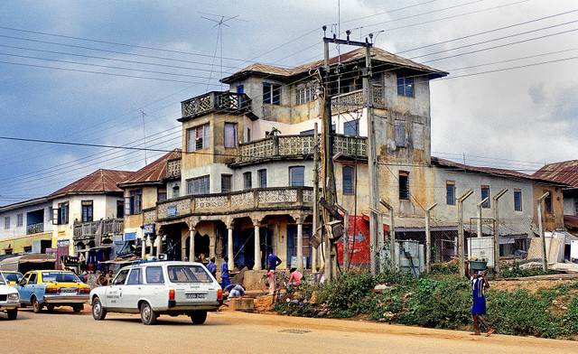 Những khoảnh khắc sinh động ở Nigeria năm 1982 qua loạt ảnh quý - Hình 3 Nhung khoanh khac sinh dong o Nigeria nam 1982 qua loat anh quy-Hinh-3