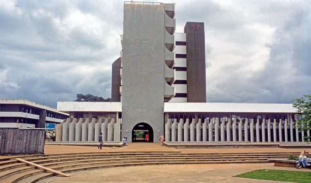 Những khoảnh khắc sinh động ở Nigeria năm 1982 qua loạt ảnh quý - Hình 18 Nhung khoanh khac sinh dong o Nigeria nam 1982 qua loat anh quy-Hinh-18