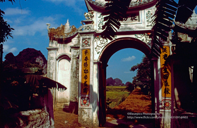 Khung cảnh tươi đẹp của Ninh Bình năm 1998 qua ống kính Tây - Hình 5 Khung canh tuoi dep cua Ninh Binh nam 1998 qua ong kinh Tay-Hinh-5