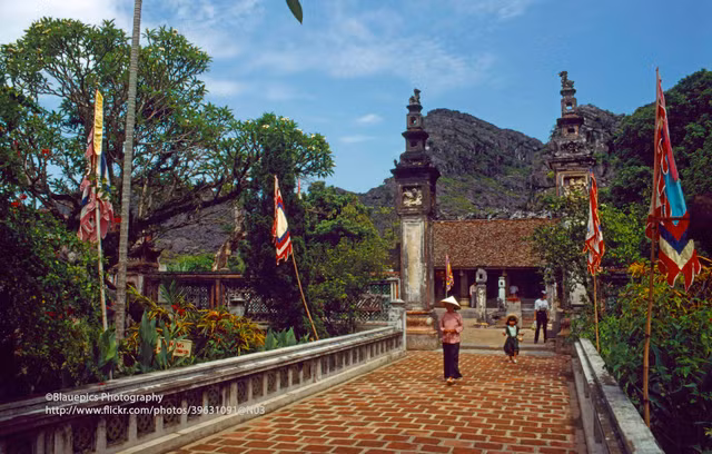 Khung canh tuoi dep cua Ninh Binh nam 1998 qua ong kinh Tay-Hinh-2