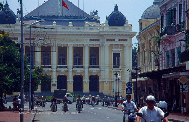 Loạt ảnh sinh động về Hà Nội năm 1998 vừa được công bố - Hình 4 Loat anh sinh dong ve Ha Noi nam 1998 vua duoc cong bo-Hinh-4