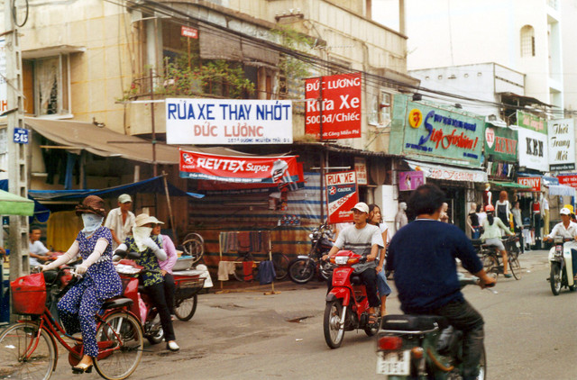 Giao thông ở TP. HCM hai thập niên trước cực độc đáo Giao thong o TP. HCM hai thap nien truoc cuc doc dao