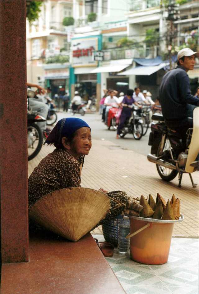 Giao thông ở TP. HCM hai thập niên trước cực độc đáo - Hình 8 Giao thong o TP. HCM hai thap nien truoc cuc doc dao-Hinh-8