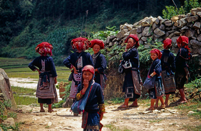 Vẻ đẹp thuần khiết của Sa Pa năm 1998 qua loạt ảnh lạ - Hình 6 Ve dep thuan khiet cua Sa Pa nam 1998 qua loat anh la-Hinh-6