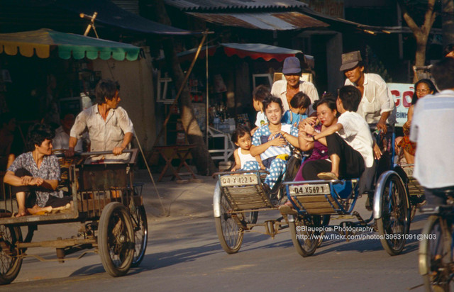 Net hon nhien cua tre em o TPHCM nam 1993 qua ong kinh khach Tay-Hinh-7