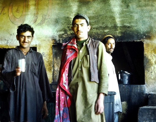 Bản sắc văn hóa độc đáo ở đất nước Pakistan năm 1976 - Hình 12 Ban sac van hoa doc dao o dat nuoc Pakistan nam 1976-Hinh-12