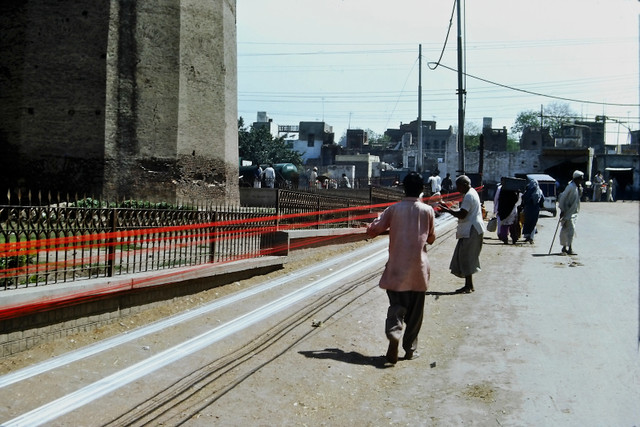 Bản sắc văn hóa độc đáo ở đất nước Pakistan năm 1976 - Hình 8 Ban sac van hoa doc dao o dat nuoc Pakistan nam 1976-Hinh-8