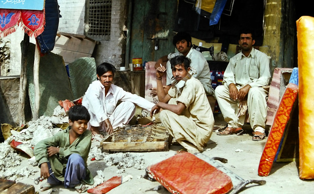 Bản sắc văn hóa độc đáo ở đất nước Pakistan năm 1976 - Hình 11 Ban sac van hoa doc dao o dat nuoc Pakistan nam 1976-Hinh-11