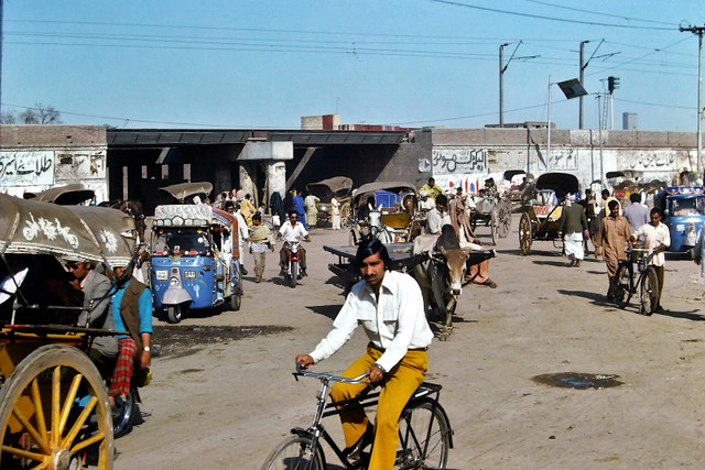 Bản sắc văn hóa độc đáo ở đất nước Pakistan năm 1976 - Hình 5 Ban sac van hoa doc dao o dat nuoc Pakistan nam 1976-Hinh-5