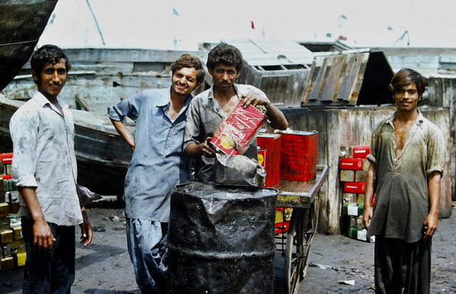 Bản sắc văn hóa độc đáo ở đất nước Pakistan năm 1976 - Hình 3 Ban sac van hoa doc dao o dat nuoc Pakistan nam 1976-Hinh-3