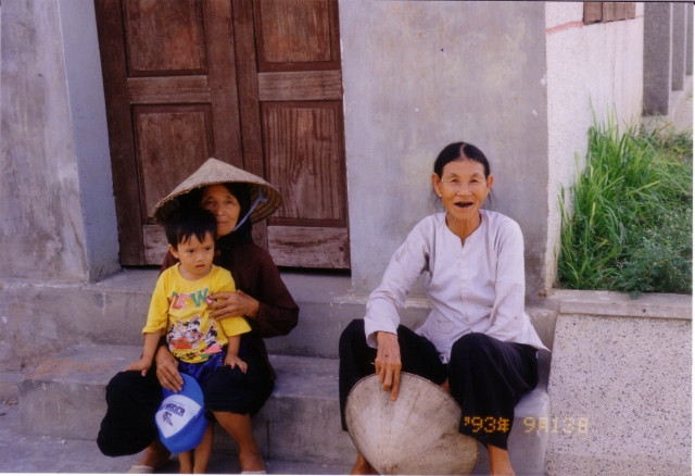 Cuộc sống ở nông thôn Việt Nam năm 1993 cực mộc mạc - Hình 4 Cuoc song o nong thon Viet Nam nam 1993 cuc moc mac-Hinh-4
