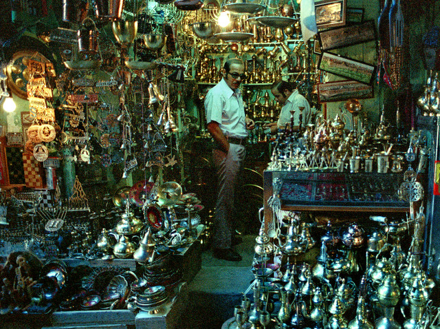 Ảnh đặc biệt hiếm có về vùng đất thánh Jerusalem năm 1979 - Hình 11 Anh dac biet hiem co ve vung dat thanh Jerusalem nam 1979-Hinh-11