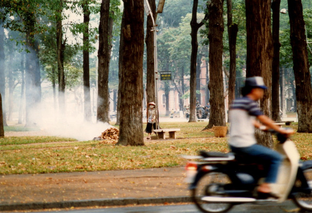 Cuộc sống TP. HCM năm 1988 cực sống động qua ống kính phó nháy Tây - Hình 3 Cuoc song TP. HCM nam 1988 cuc song dong qua ong kinh pho nhay Tay-Hinh-3