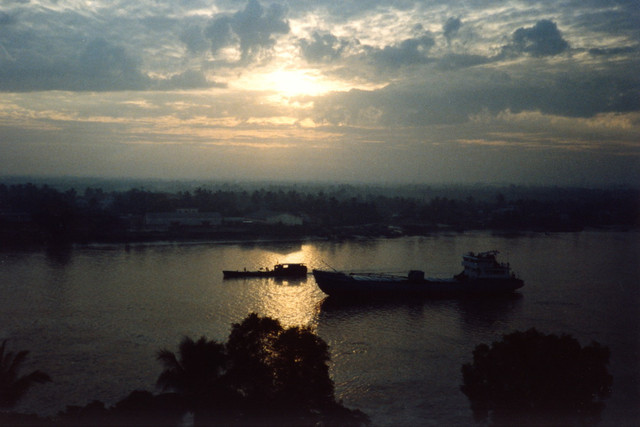 Cuộc sống TP. HCM năm 1988 cực sống động qua ống kính phó nháy Tây - Hình 14 Cuoc song TP. HCM nam 1988 cuc song dong qua ong kinh pho nhay Tay-Hinh-14