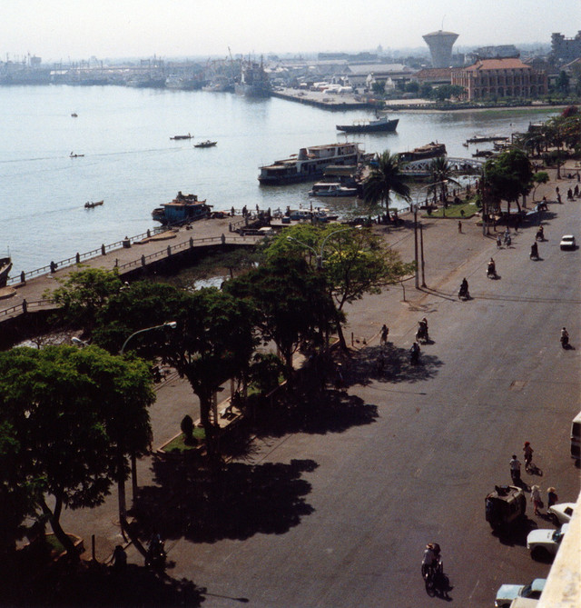 Cuộc sống TP. HCM năm 1988 cực sống động qua ống kính phó nháy Tây - Hình 9 Cuoc song TP. HCM nam 1988 cuc song dong qua ong kinh pho nhay Tay-Hinh-9