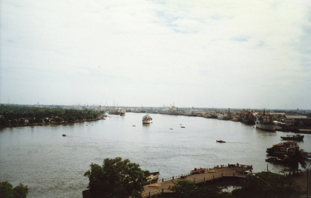 Cuộc sống TP. HCM năm 1988 cực sống động qua ống kính phó nháy Tây - Hình 15 Cuoc song TP. HCM nam 1988 cuc song dong qua ong kinh pho nhay Tay-Hinh-15