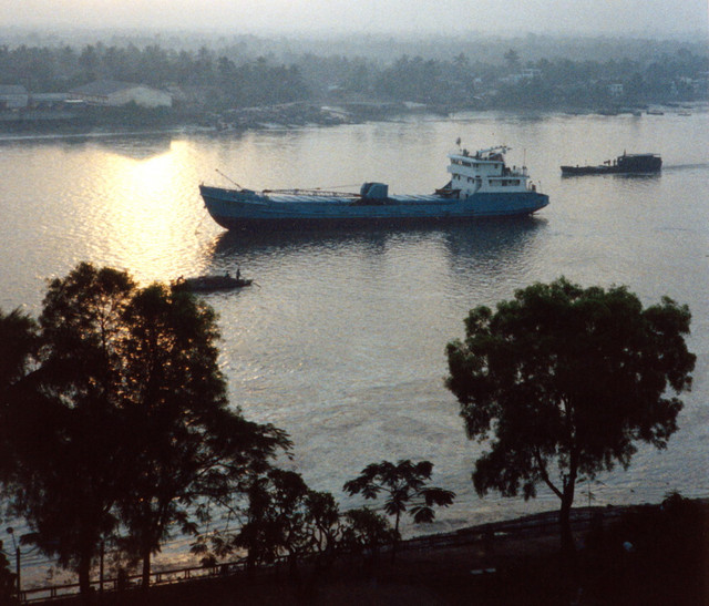 Cuộc sống TP. HCM năm 1988 cực sống động qua ống kính phó nháy Tây - Hình 13 Cuoc song TP. HCM nam 1988 cuc song dong qua ong kinh pho nhay Tay-Hinh-13