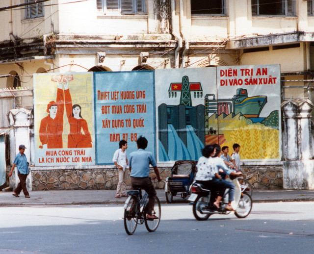 Cuộc sống TP. HCM năm 1988 cực sống động qua ống kính phó nháy Tây - Hình 6 Cuoc song TP. HCM nam 1988 cuc song dong qua ong kinh pho nhay Tay-Hinh-6
