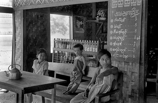 Khách Tây với trải nghiệm khó quên cuộc sống ở Miến Điện năm 1979 - Hình 5 Khach Tay voi trai nghiem kho quen cuoc song o Mien Dien nam 1979-Hinh-5