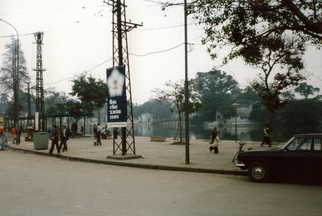 Hình ảnh hiếm của cuộc sống ở Hà Nội năm 1986 Hinh anh hiem cua cuoc song o Ha Noi nam 1986