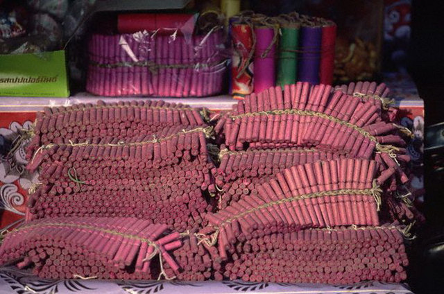 Hoài niệm đốt pháo xưa của thế hệ 7X, 8X Hoai niem dot phao xua cua the he 7X, 8X