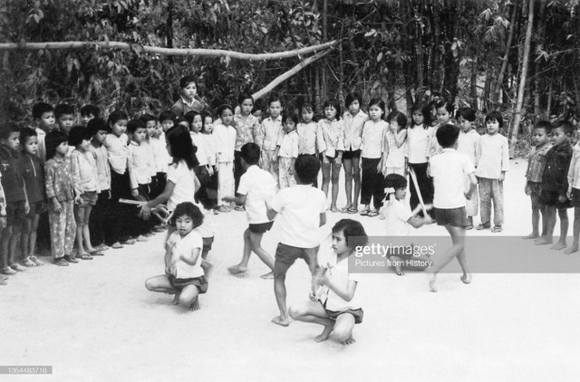 Ảnh hiếm về cuộc sống và chiến đấu ở đất thép Củ Chi thời chiến - Hình 11 Anh hiem ve cuoc song va chien dau o dat thep Cu Chi thoi chien-Hinh-11