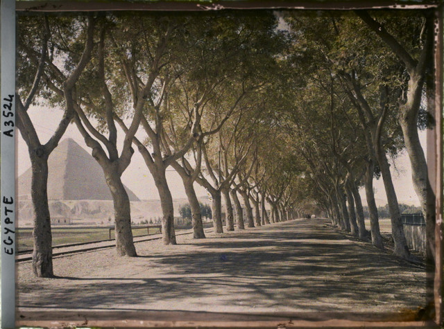 Ngam quan the cac kim tu thap huyen thoai o Ai Cap nam 1914