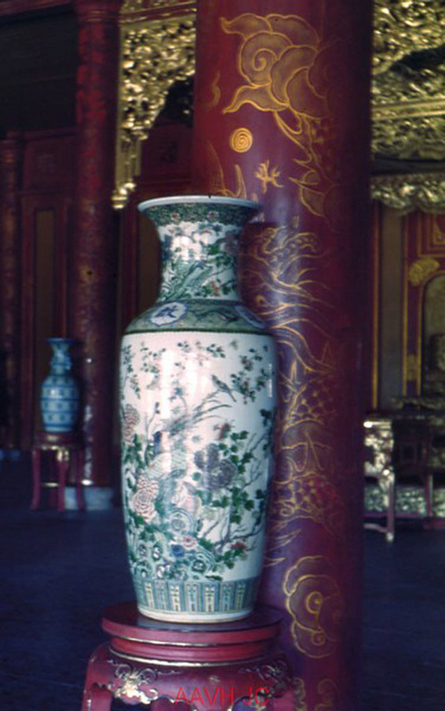 Ảnh hiếm về biểu tượng quyền lực của nhà Nguyễn ở Huế năm 1951 - Hình 8 Anh hiem ve bieu tuong quyen luc cua nha Nguyen o Hue nam 1951-Hinh-8