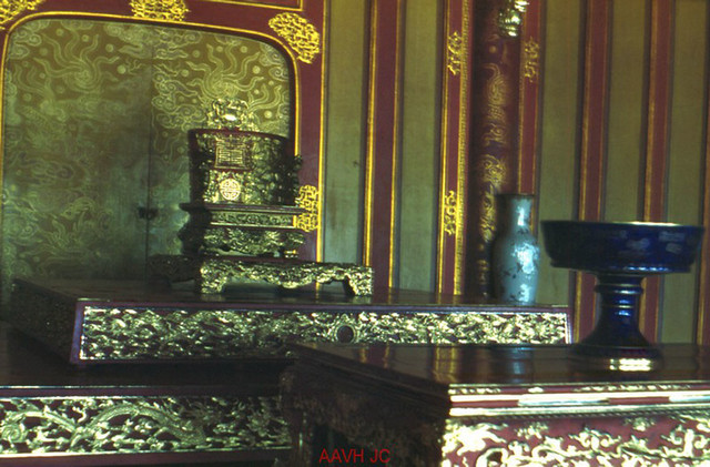 Ảnh hiếm về biểu tượng quyền lực của nhà Nguyễn ở Huế năm 1951 - Hình 6 Anh hiem ve bieu tuong quyen luc cua nha Nguyen o Hue nam 1951-Hinh-6