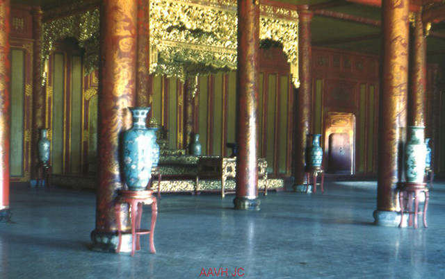 Ảnh hiếm về biểu tượng quyền lực của nhà Nguyễn ở Huế năm 1951 - Hình 4 Anh hiem ve bieu tuong quyen luc cua nha Nguyen o Hue nam 1951-Hinh-4